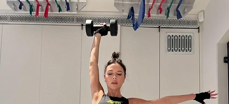 内卷25年，贝克汉姆夫妇放弃鸡娃：靠儿子养老就是等死！(图3)