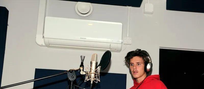 内卷25年，贝克汉姆夫妇放弃鸡娃：靠儿子养老就是等死！(图26)