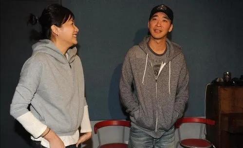 49岁徐静蕾近况曝光：晒高端泳池照，定居美国6年，已吃成胖美人(图11)