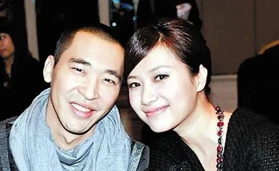 49岁徐静蕾近况曝光：晒高端泳池照，定居美国6年，已吃成胖美人(图30)