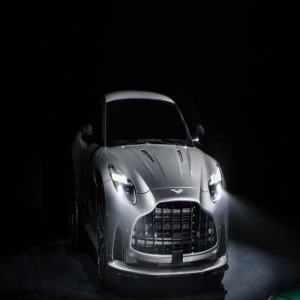 全新阿斯顿·马丁 DB12 发布：007 的专属座驾，优雅且强大